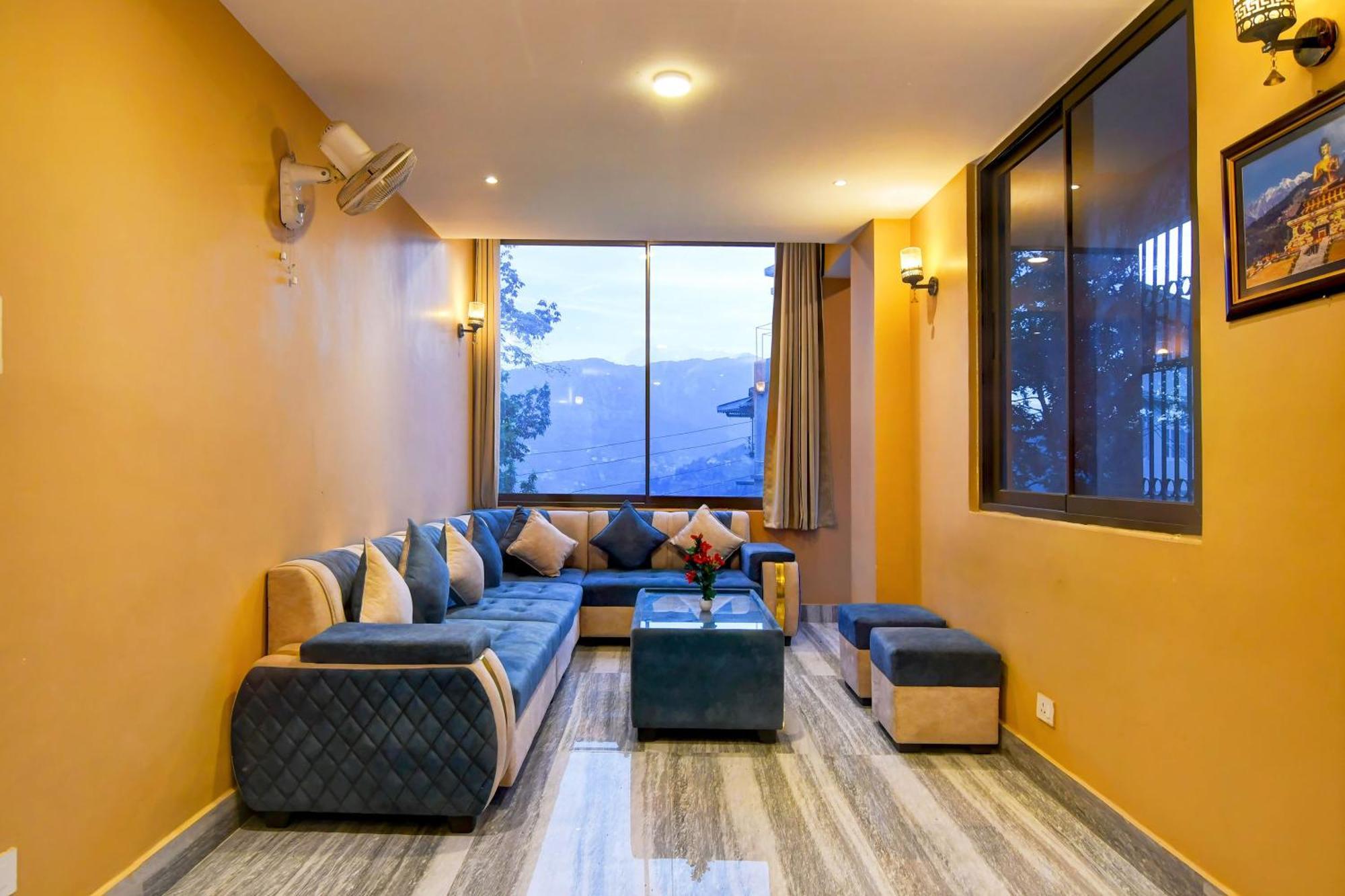 Super Townhouse Downtown Gangtok Hotel Ngoại thất bức ảnh